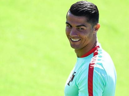 Portugal, do capitão Cristiano Ronaldo, é a zebra da final da Eurocopa.
