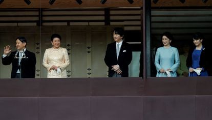 Os imperadores Naruhito e Masako com o príncipe Akishino e as princesas Kiko e Mako nas comemorações do Ano Novo no Palácio Imperial em Tóquio, Japão, em 2 de janeiro de 2020.