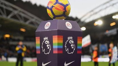 Imagem da campanha 'Rainbow Laces' do Campeonato Inglês na temporada 2017/2018.