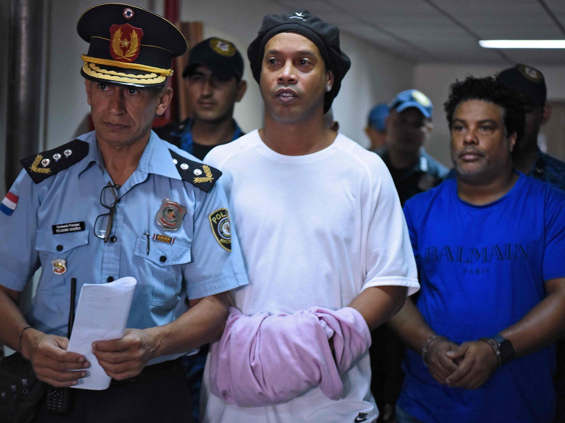 Traição, declínio e prisão, a última década de Ronaldinho à sombra do irmão  | Esportes | EL PAÍS Brasil