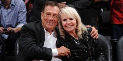 Sterling e sua mulher, Shelly, em uma partida dos Clippers em 2012.