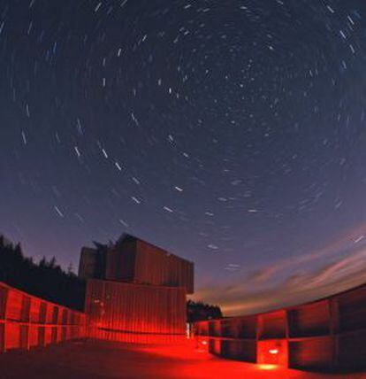 Observatório do parque florestal de Kielder (Reino Unido).