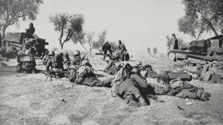 Imagem de um confronto na Guerra Civil espanhola.