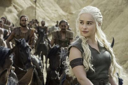 Emilia Clarke, que interpreta Daenerys Targaryen, mãe de dragões.