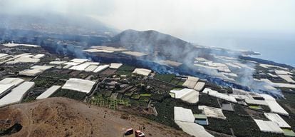 Vista da nova língua de lava a partir da montanha de La Laguna.