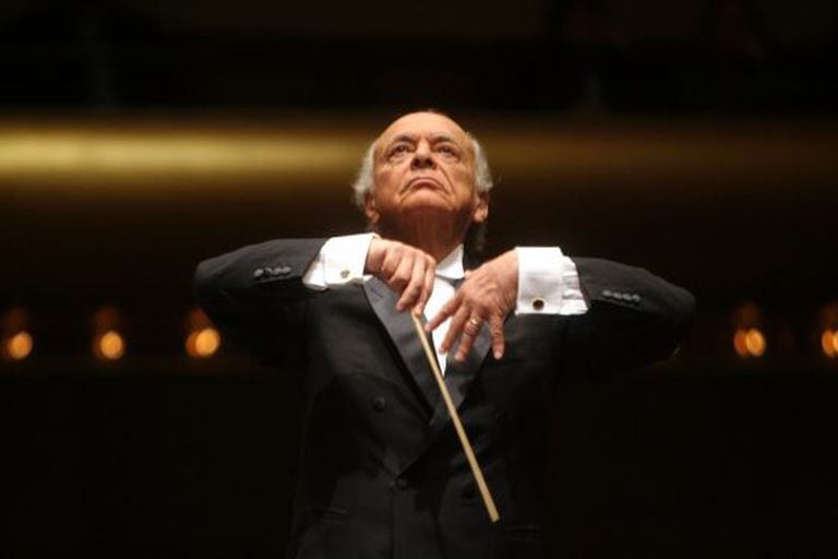 Lorin Maazel, regendo a Filarmônica de Nova York.