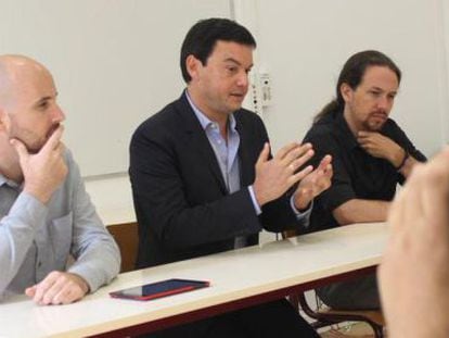 Nacho Álvarez, Thomas Piketty e Pablo Iglesias, nesta segunda em Paris.