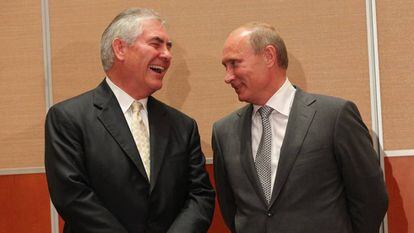 Exxon Mobil e Vladimir Putin, em 2011 em Sochi.