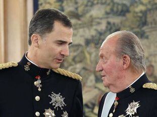 Felipe VI e Juan Carlos no palácio da Zarzuela.