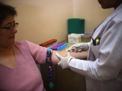 Teste de sangue para o zika &eacute; feito na Guatemala. 