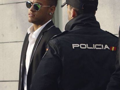Neymar no tribunal.
