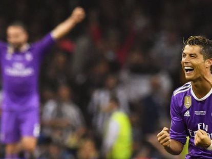 Cristiano Ronaldo comemora um dos seus dois gols sobre a Juventus. 