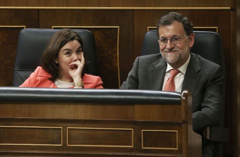 O presidente do Governo da Espanha, Mariano Rajoy, e a vice-presidenta Soraya Sáenz de Santamaría.