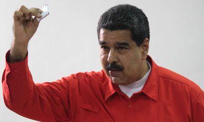 O presidente Maduro vota em Caracas.