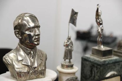 Algumas das peças nazistas recuperadas pela Polícia Federal argentina.