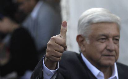 Andrés Manuel López Obrador após votar