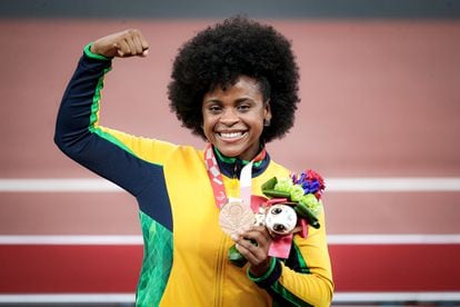 A atleta Julyana Cristina da Silva, medalha de bronze no arremesso de disco.