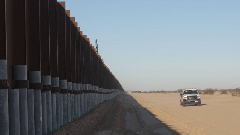 Um muro na fronteira entre o México e os EUA, em Arizona, em 27 de janeiro.