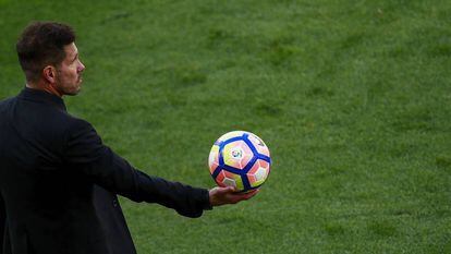 Simeone, na partida contra o Eibar no Calderón.