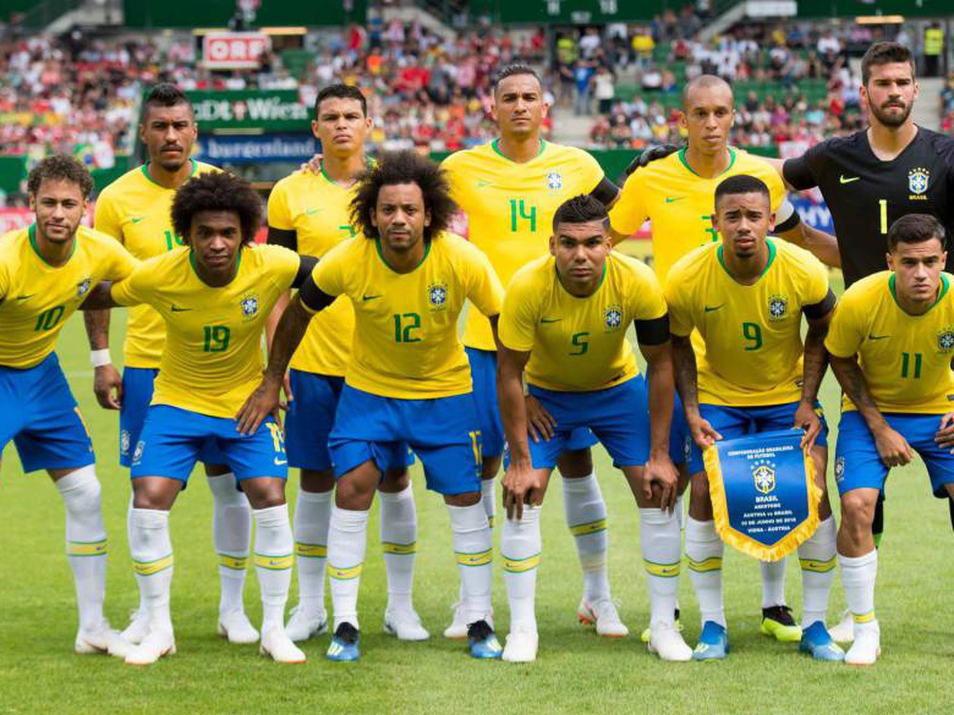 A emoção do futebol para assistir os jogos da Copa em casa!