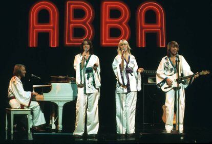 A partir da esquerda, Benny Andersson, Agnetha Fältskog, Anni-Frid Lyngstad e Björn Ulvaes, em 1979