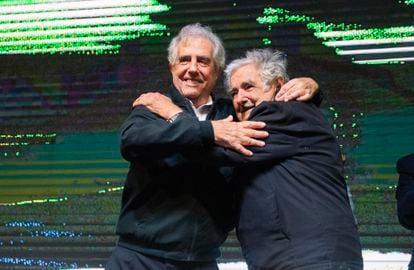 Tabaré Vázquez e Mujica em feveireiro de 2020.