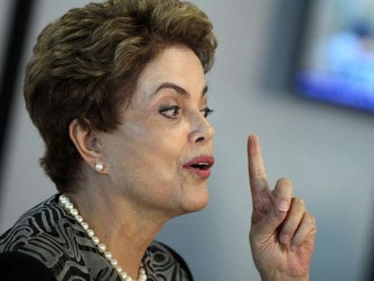 Dilma Rousseff fala com a imprensa nesta sexta.