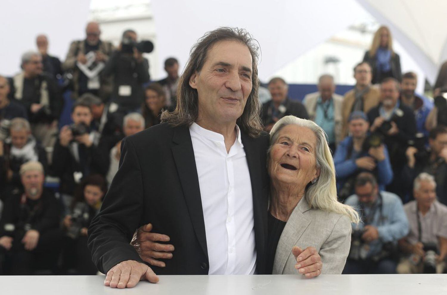 Os atores Amador Arias Mon e Benedicta Sánchez Vila durante o prêmio Goya.
