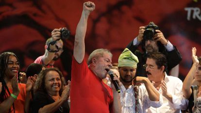 Lula discursa no Fórum Social Mundial de Salvador (BA) em março deste ano