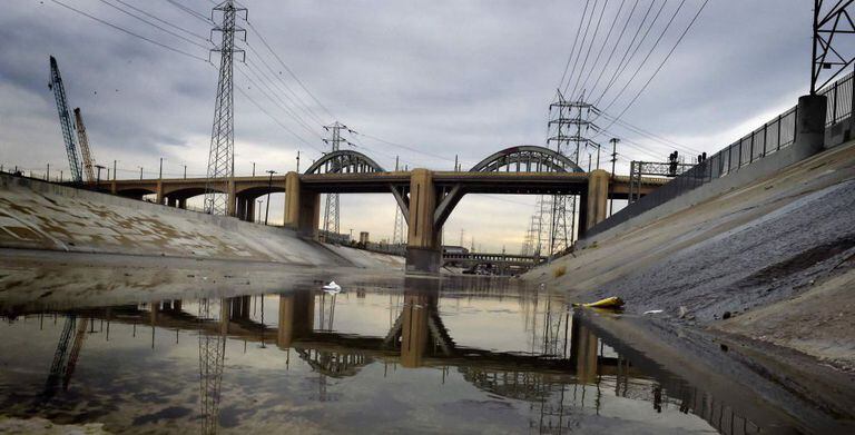A ponte da rua 6, em Los Angeles, antes da sua demolição.