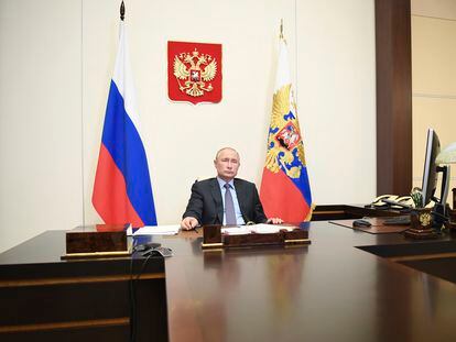 Putin durante uma videoconferência ministerial, em sua residência de Novo-Ogaryovo, nos arredores de Moscou, na última quinta-feira.