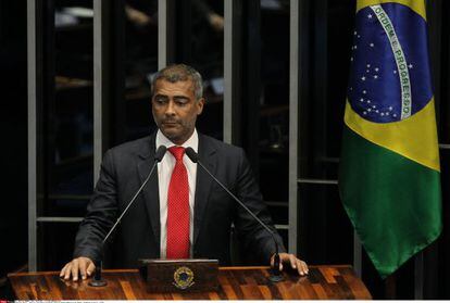 O senador Romário, em uma sessão em Brasília, em maio.