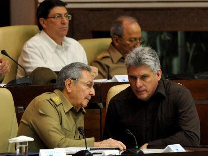 Raúl Castro na sessão extraordinária do parlamento.