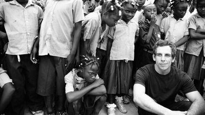 O ator Ben Stiller, em uma campanha da Omaze para arrecadar fundos em apoio à educação de crianças ao redor do mundo.