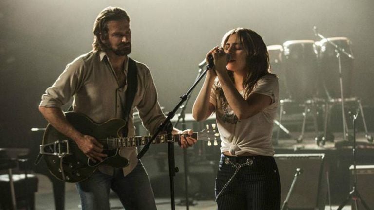 Bradley Cooper e Lady Gaga em 'Nasce uma Estrela'.
