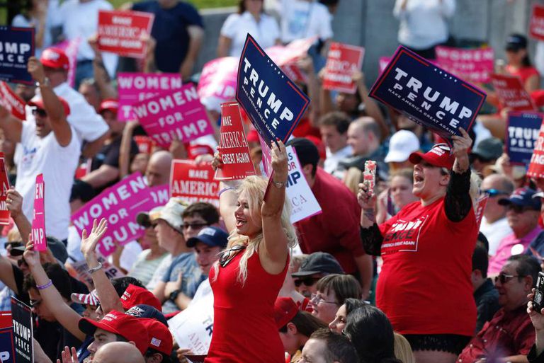 Seguidores de Trump em um ato nesta quarta-feira, em Miami (Flórida).