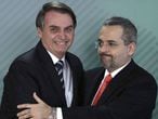 El ministro de Educación brasileño, Abraham Weintraub, junto a Bolsonaro.