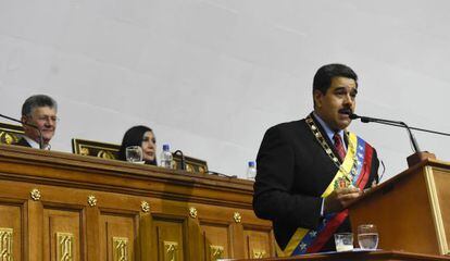 Nicolás Maduro ante o pleno da Assembleia Nacional.