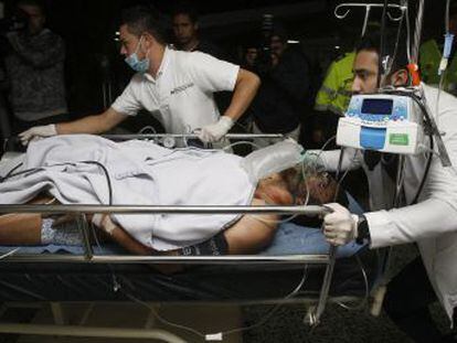 Autoridades confirmam que feridos foram levados a hospitais da região após queda no avião da Chapecoense
