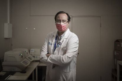O médico Tomàs Pumarola, chefe de microbiologia do hospital Vall d’Hebron de Barcelona.