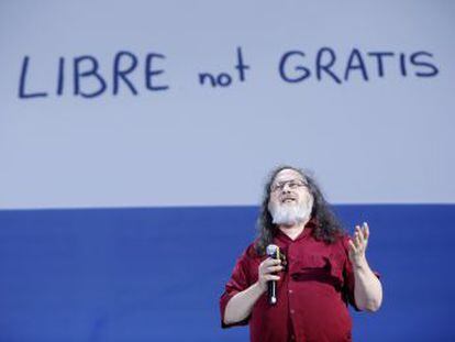 Richard Stallman, pai do ‘software livre’, critica todas as grandes empresas tecnológicas durante fórum RETINA