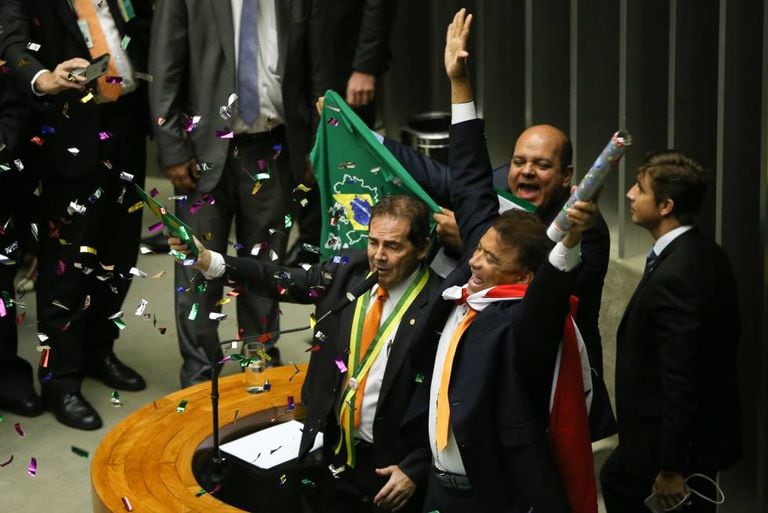 Paulinho da Força e Wladimir Costa durante votação