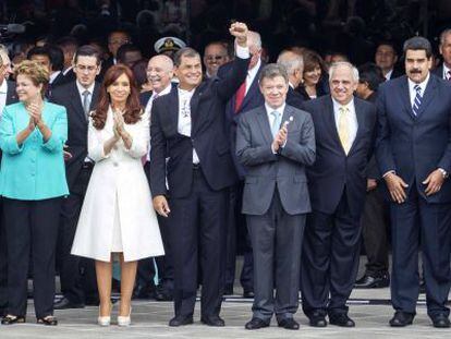 Os presidentes da região em Quito durante a inauguração.