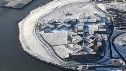 O cárcere de Rikers Island em Nova York nevada