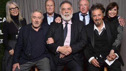 A partir da esquerda, Diane Keaton, Robert De Niro, Robert Duvall, Francis Ford Coppola, James Caan, Ao Pacino e Talia Shire reunidos no Festival Tribeca.