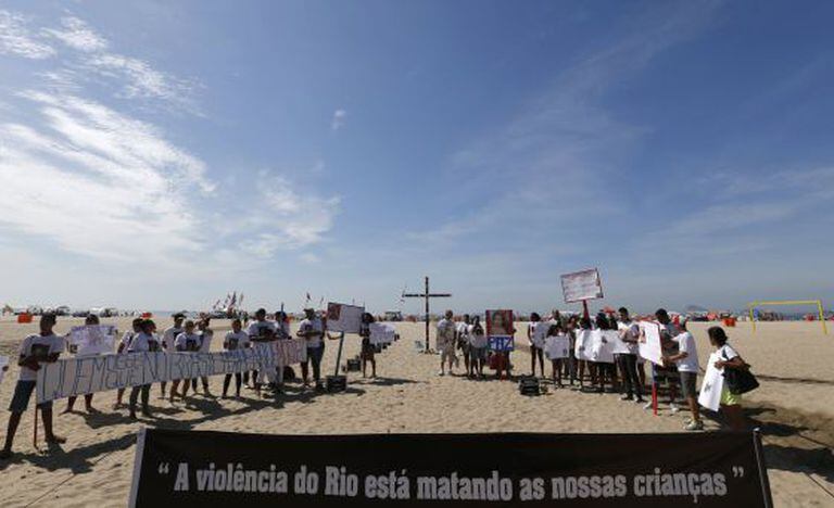 Protesto da ONG Rio da Paz em Copacabana.