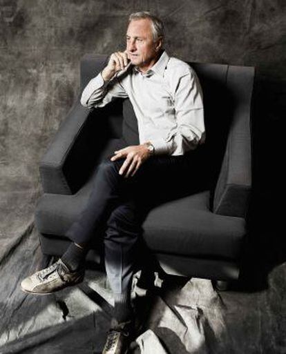 Cruyff em sua fundação.