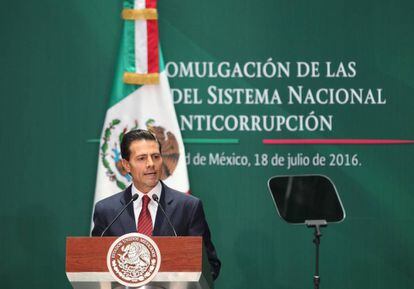 Enrique Peña Nieto durante a promulgação das leis anticorrupção.