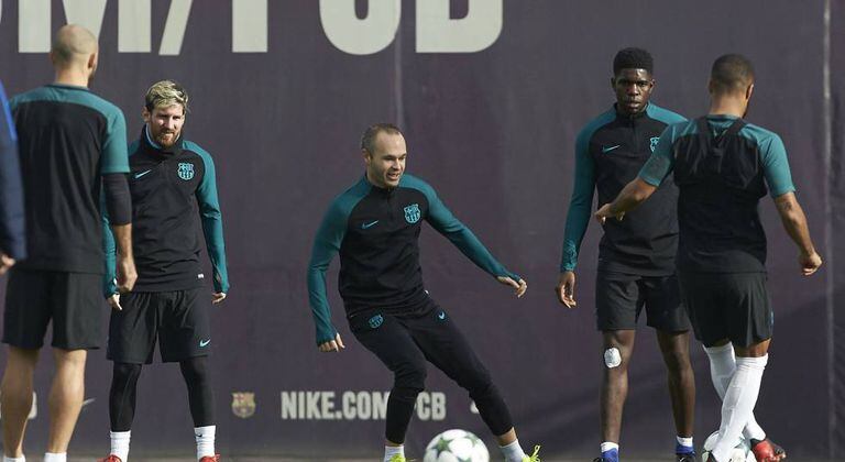 Preparação dos jogadores do Barça antes do jogo.