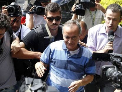 O ex-diretor da Petrobras, Nestor Cervero, chega &agrave; pris&atilde;o em Curitiba.
